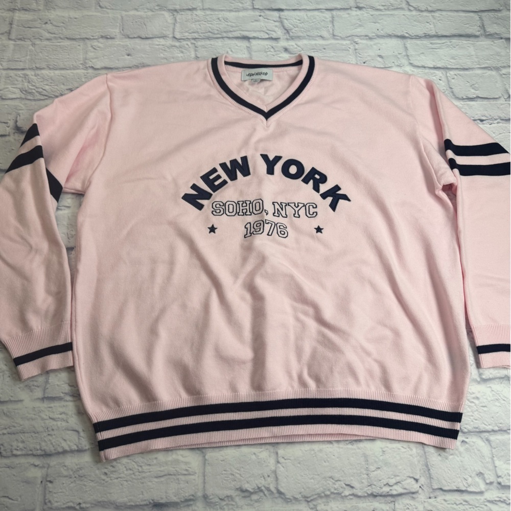 NWOT Soho, NYC 1976 Pink and Navy V-Neck Sweater. Size L. Preppy. Nautical.
